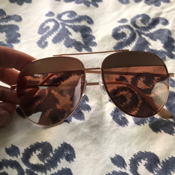 Rose Gold Aviators - Picture 1 of 1